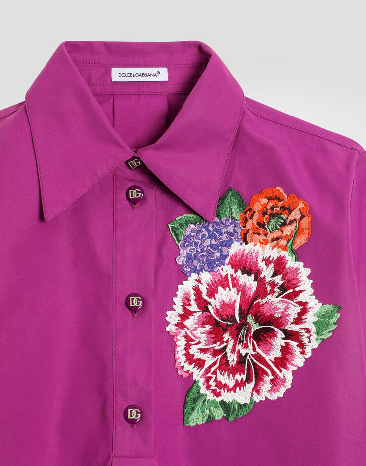 Dolce & Gabbana Kleid aus Baumwollpopeline mit Patch Fuchsia L54DF6FU5V4