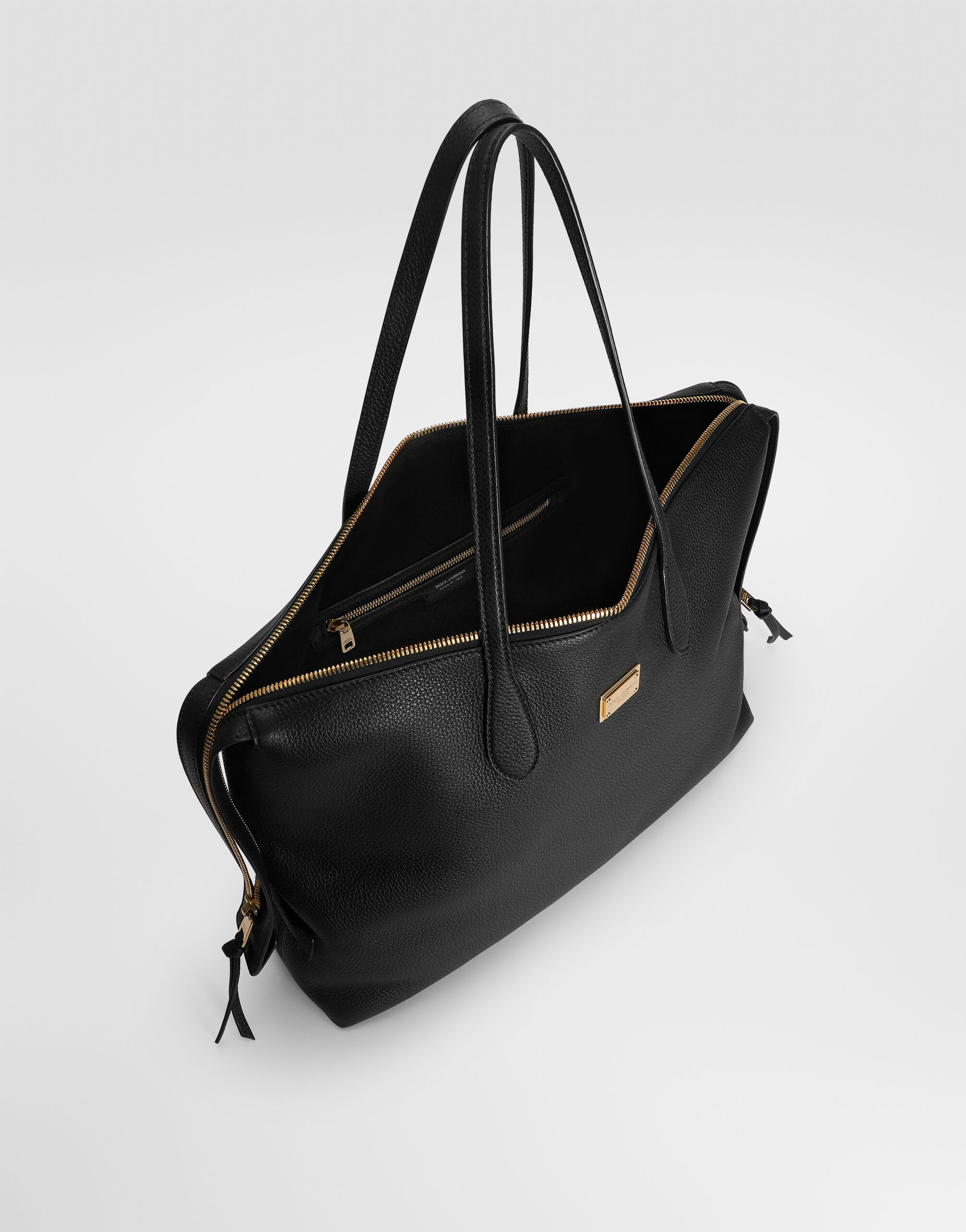 Vittoria shoulder bag in calfskin in Black for Women