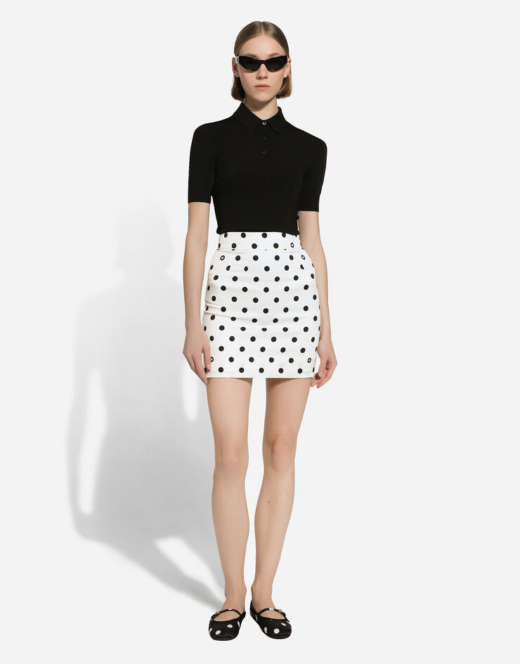 Dolce & Gabbana Short charmeuse skirt with polka-dot print Print F4CWATFSA62