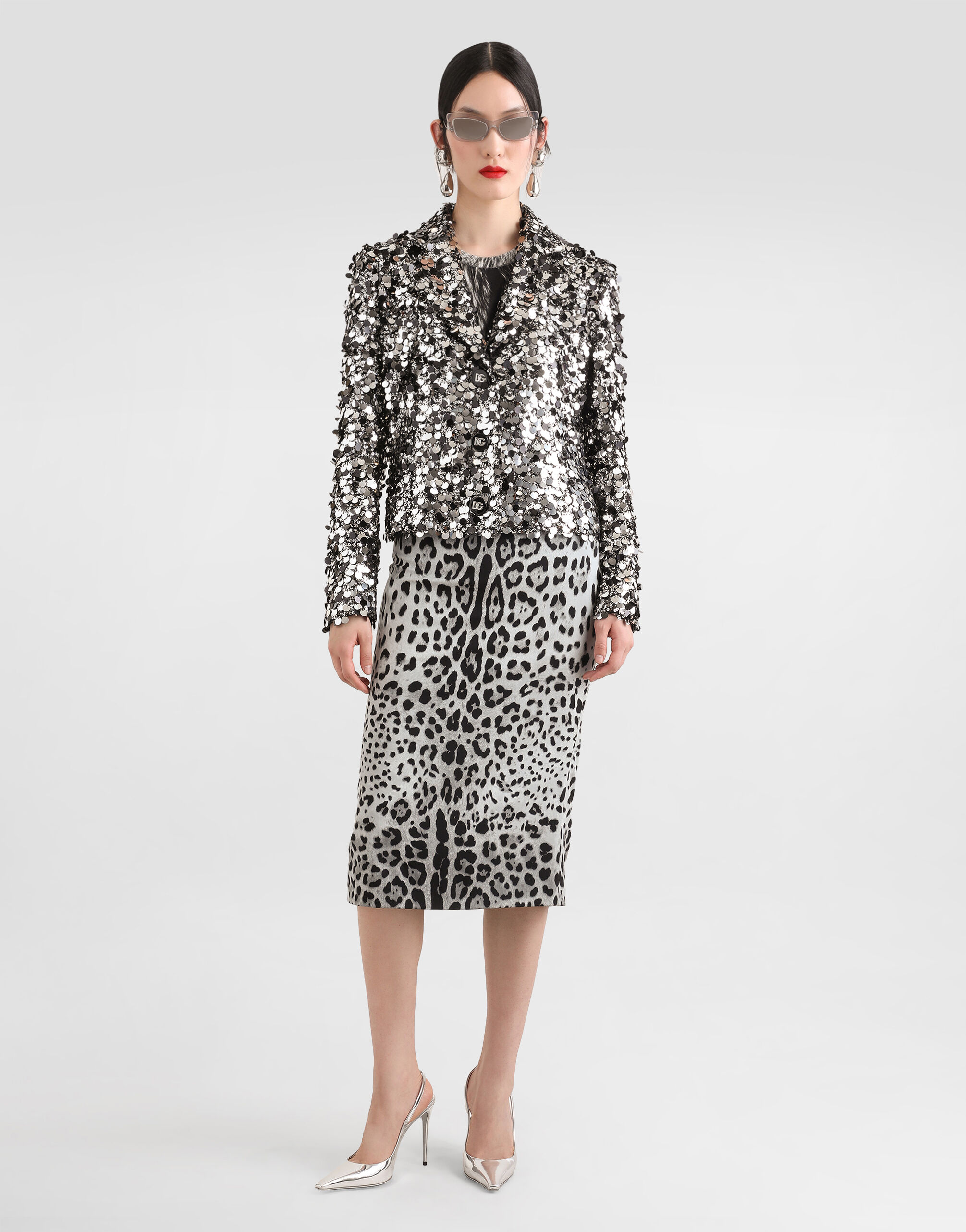 Short single-breasted jacket with sequin embellishment in