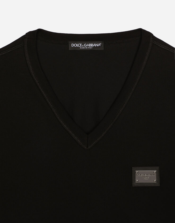 Dolce & Gabbana T-shirt scollo a V cotone con placca logata Nero G8PT2TG7F2I