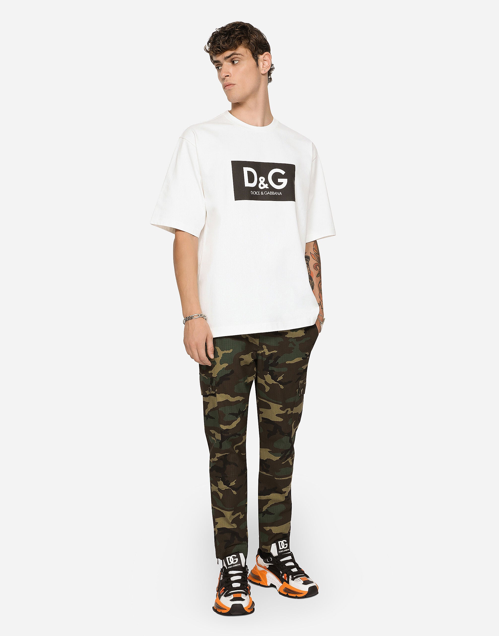 DOLCE&GABBANA D&G イージーパンツ カモフラ柄 ワッペン Cotton cargo pants with camouflage print