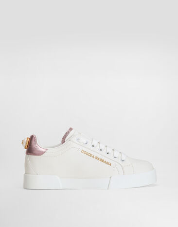 Dolce & Gabbana Sneaker Portofino aus kalbsnappaleder mit schriftzug WEISS/ROSA CK1602AN298