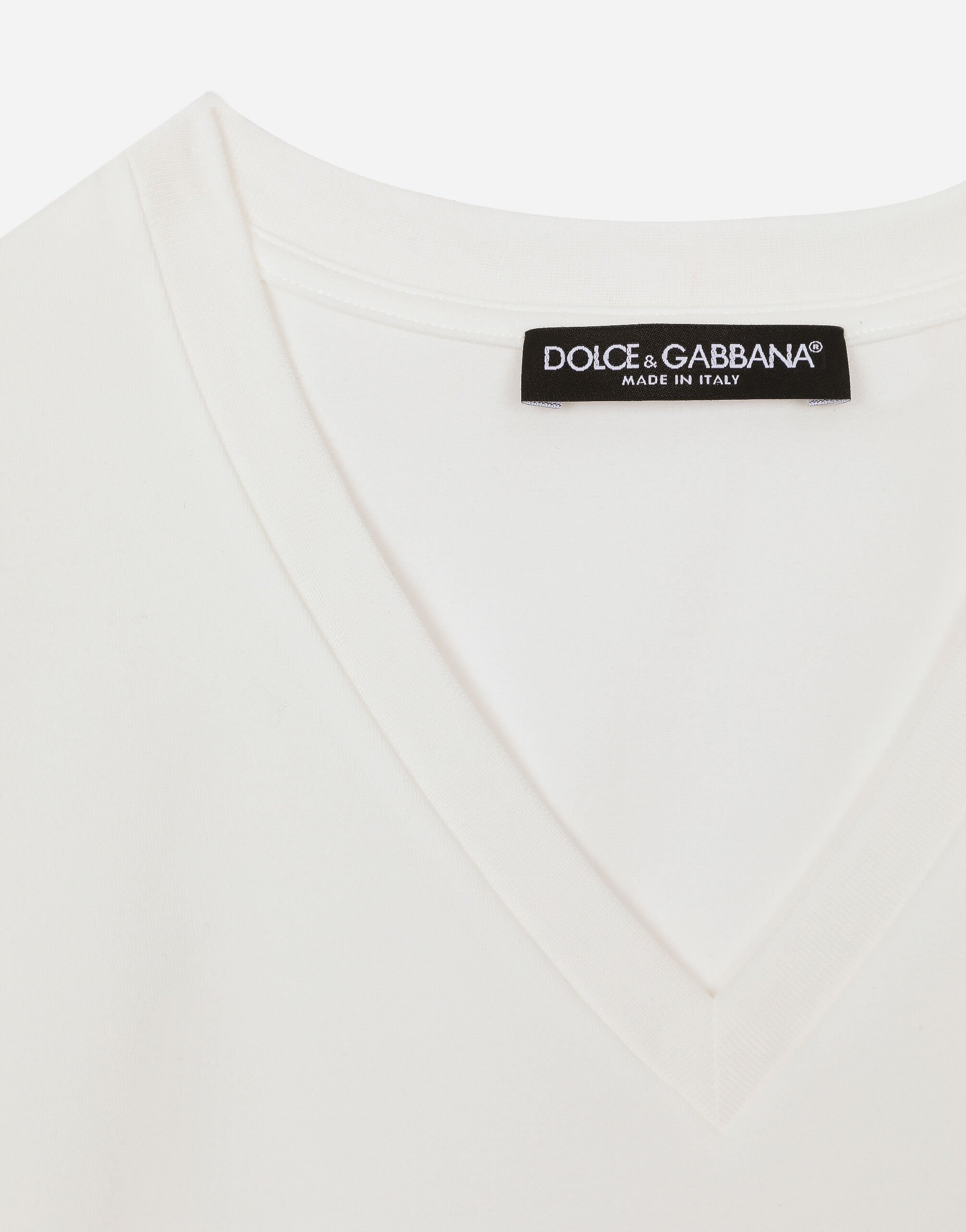 Dolce gabbana v neck t shirt online