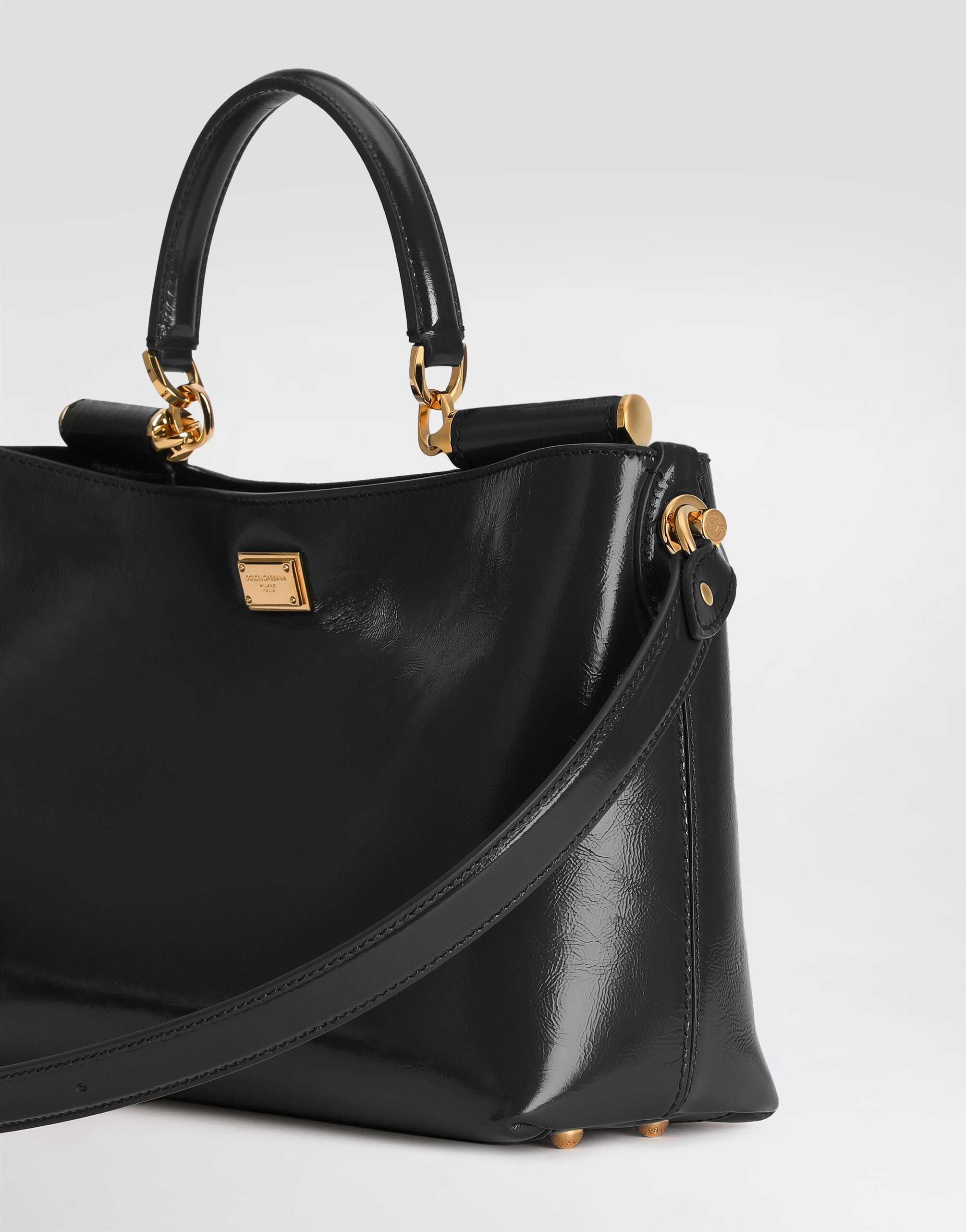 Medium Vittoria calfskin handbag in Black for Women
