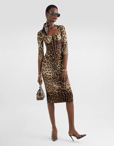 Dolce & Gabbana Vestido en charmeuse con estampado leo Imprima F6C1ETFSADD