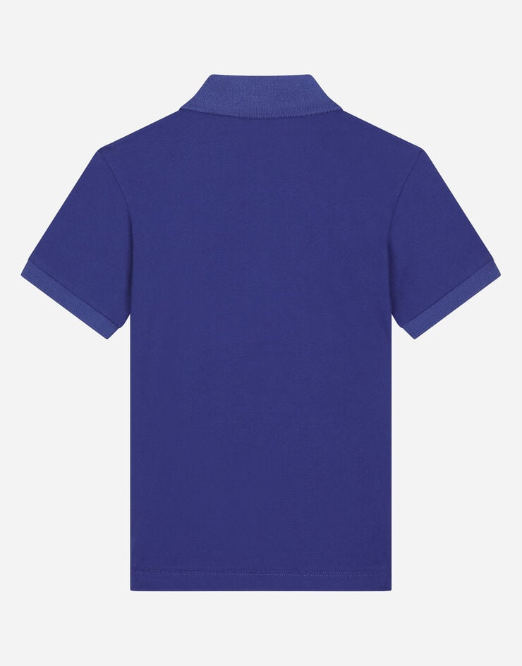 Dolce & Gabbana قميص بولو بيكيه ببطاقة شعار أزرق L4JTGWG7M4T