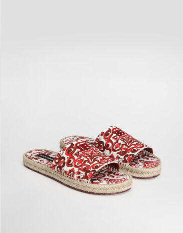 Dolce & Gabbana حذاء إسبادريل من قماش كانفاس بطبعة مايوليكا Multicolor A80544A0570