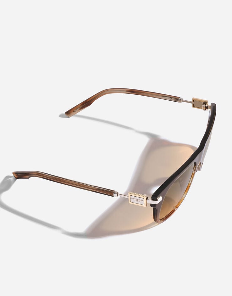 Dolce & Gabbana Metal Plaque Sunglasses Dolce & Gabbana Metal Plaque Sunglasses Gradient striped brown VG4546VP618