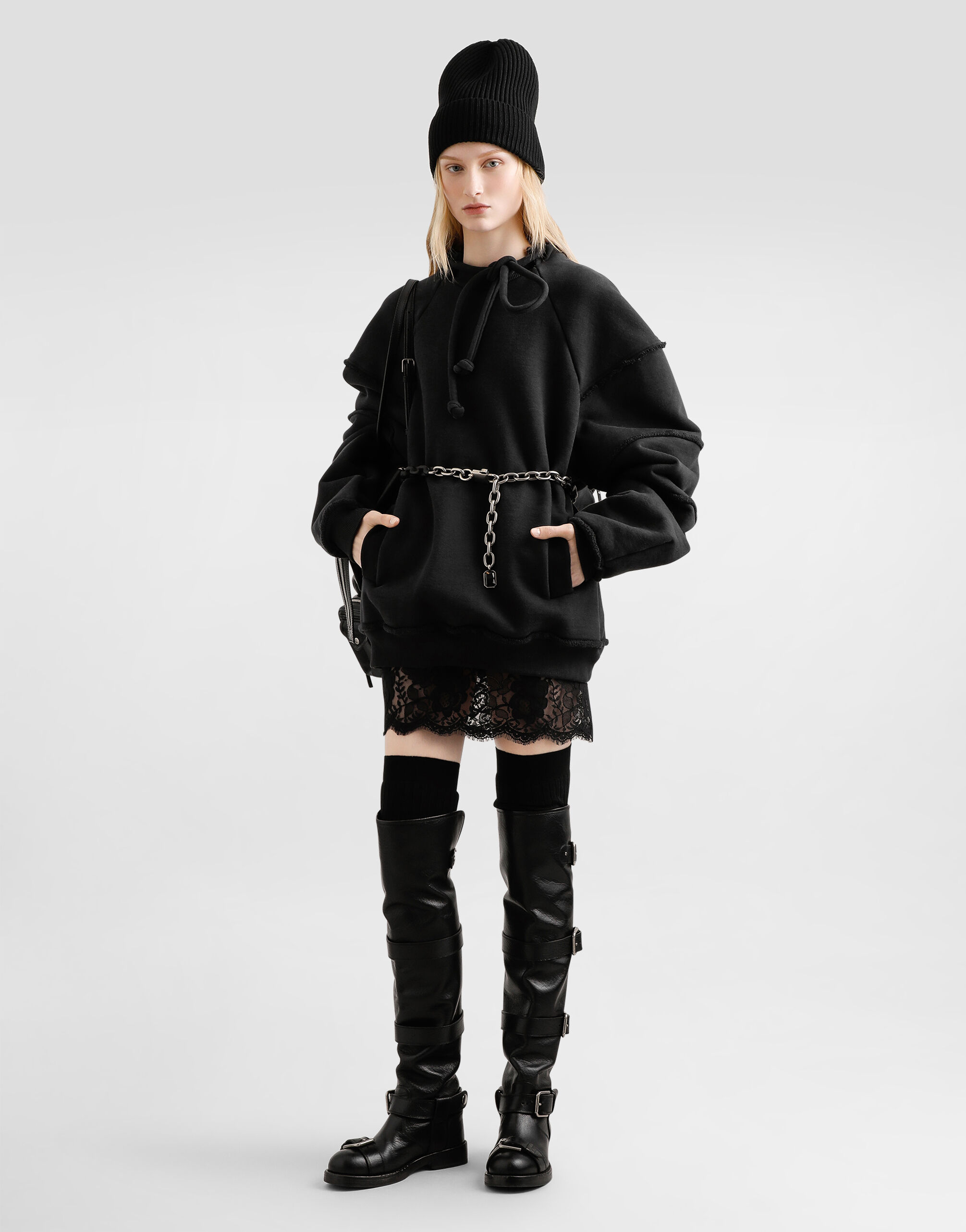 Short skirt in chantilly lace in Black for Women | Dolce&Gabbana® US