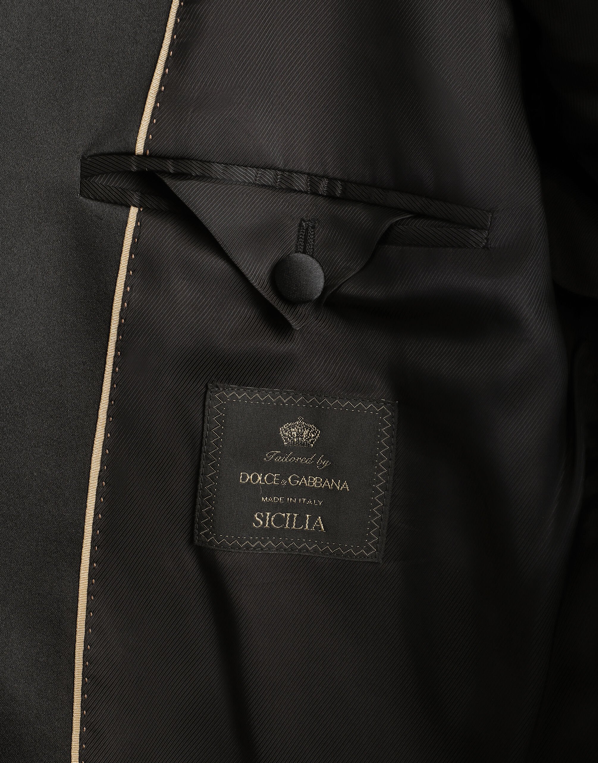 Three-piece Sicilia-fit suit in stretch wool in Black for