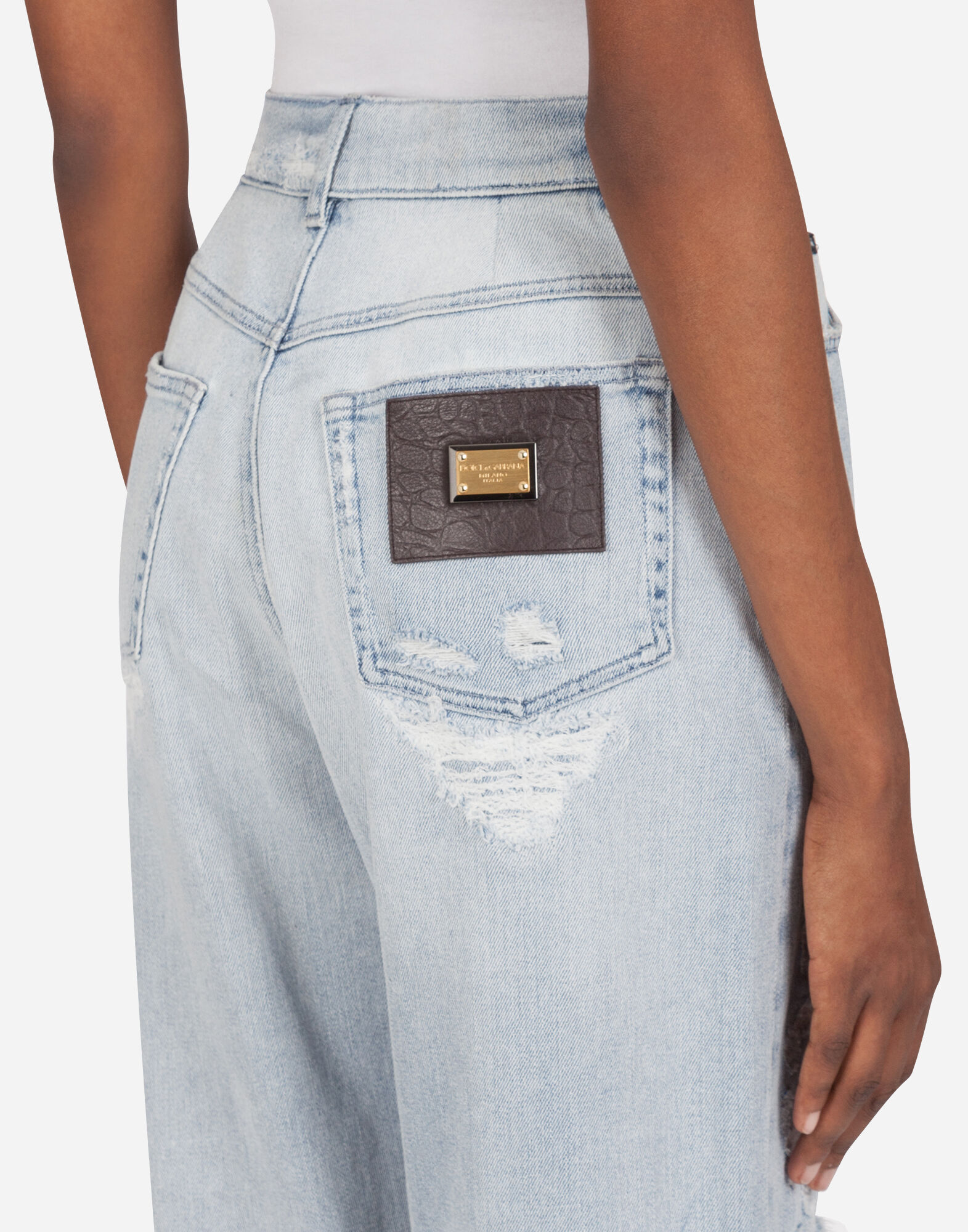 【関税＆送料込み】Dolce & Gabbana 'Amber' Light Blue Jeans Amber jeans in light blue denim with rips