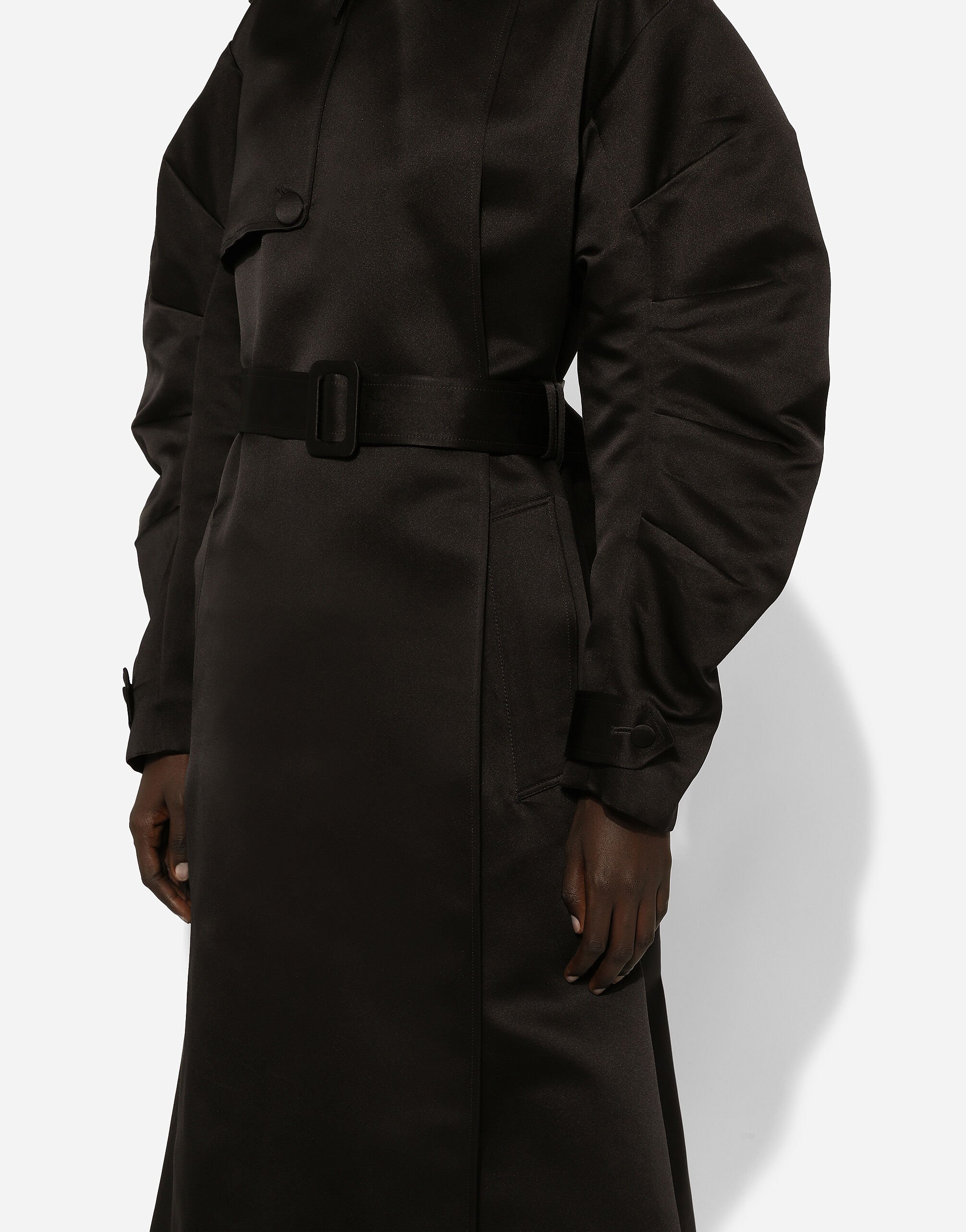 ブラックのウィメンズ Duchesse trench coat with gathered
