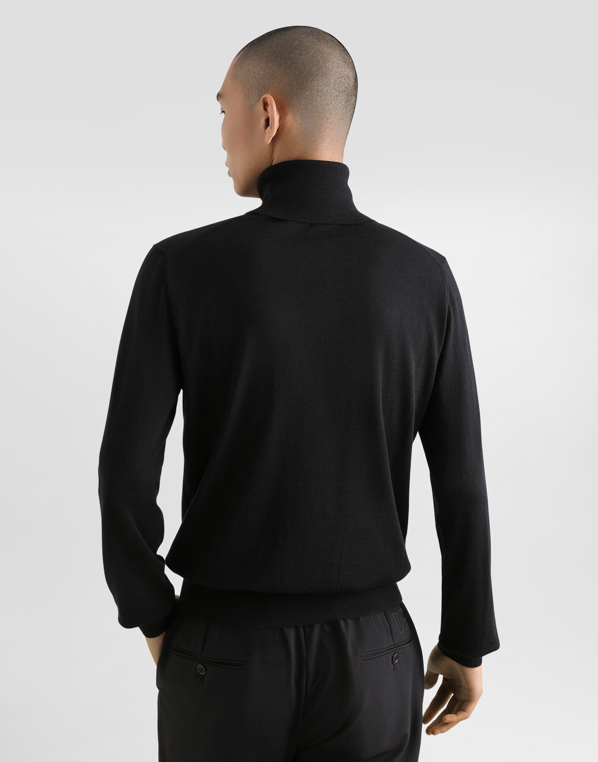 DOLCE&GABBANA メンズリブニット Cashmere turtle-neck sweater in BLACK for Men | Dolce&Gabbana®