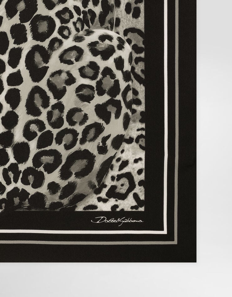 Dolce & Gabbana Fular en sarga de seda con estampado leopardo 70 x 70 Imprima FN092RGDCUV