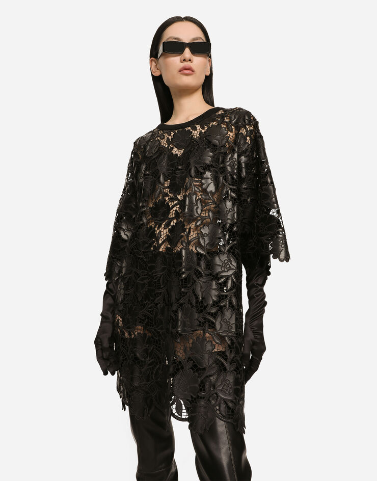 Dolce&Gabbana Top de manga corta en macramé floral de piel sintética Dolce&Gabbana Top de manga corta en macramé floral de piel sintética Negro F761VTFGSAL