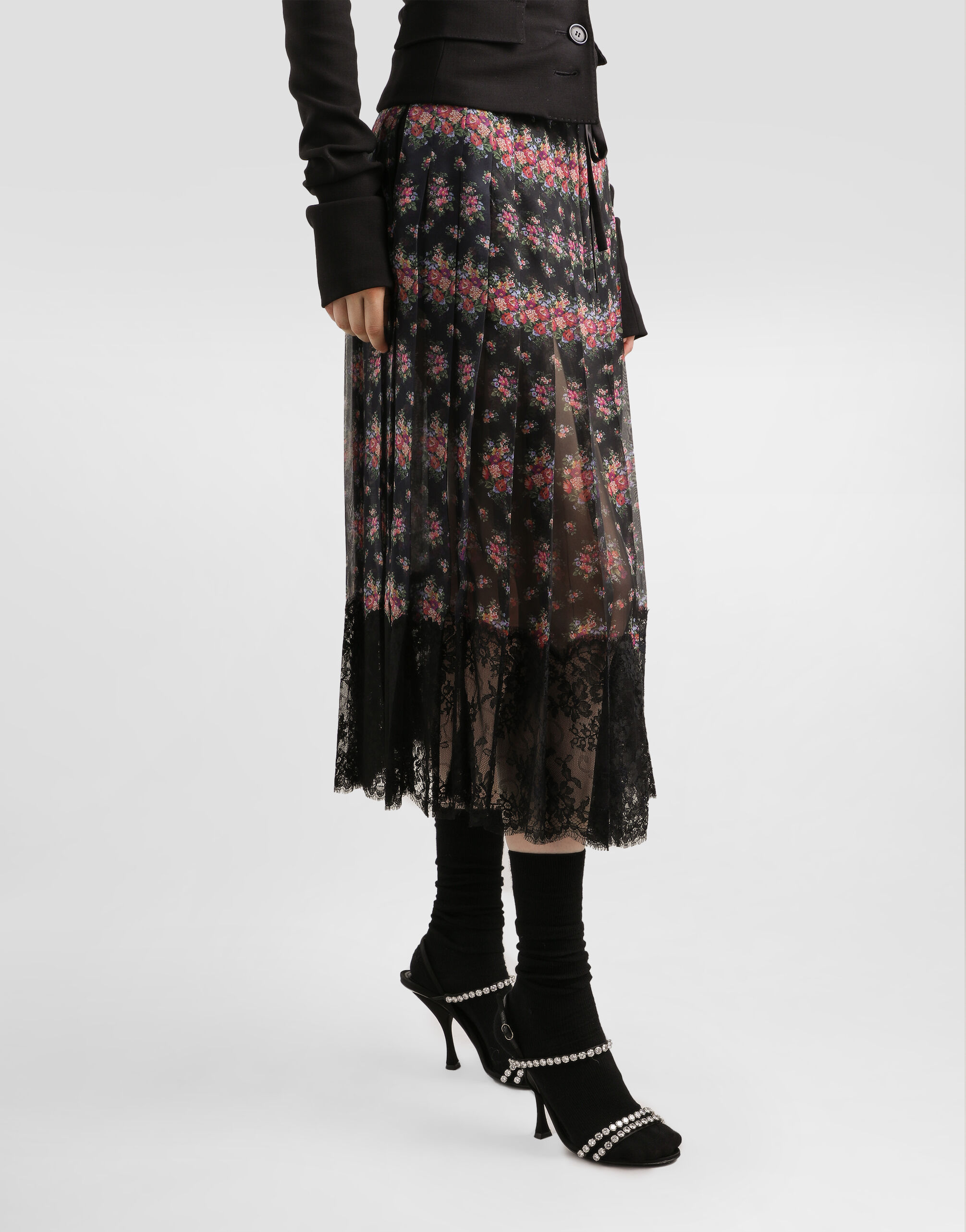 Small flower bouquets-print pleated chiffon skirt in Multicolor