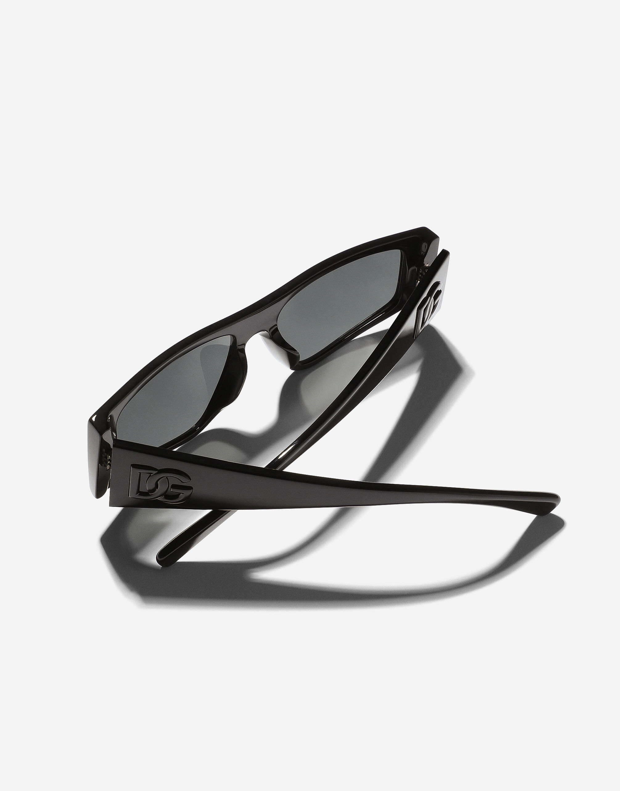 Dolce gabbana best sale dg logo sunglasses