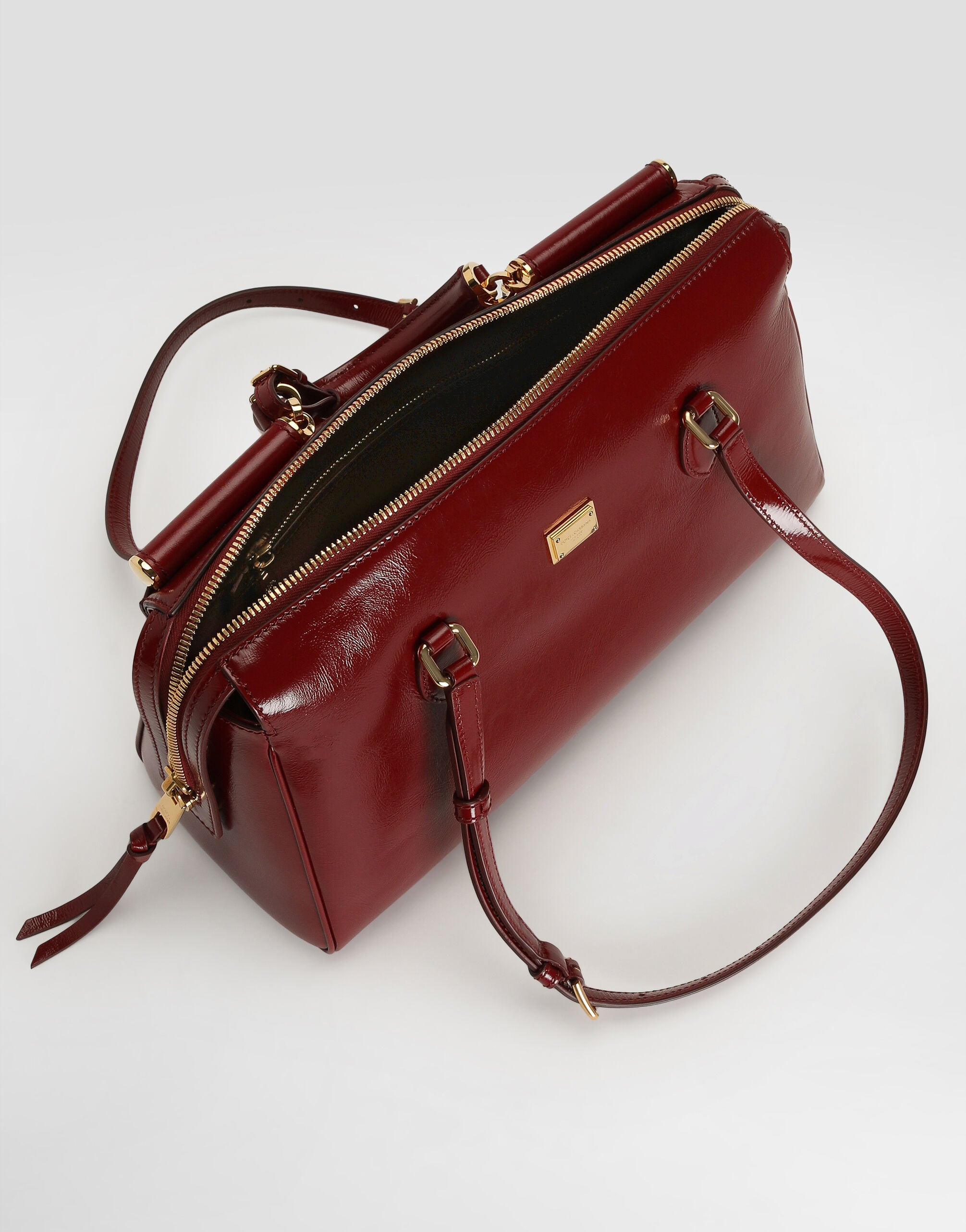 Medium Vittoria calfskin handbag in Red for Women | Dolce&Gabbana® US
