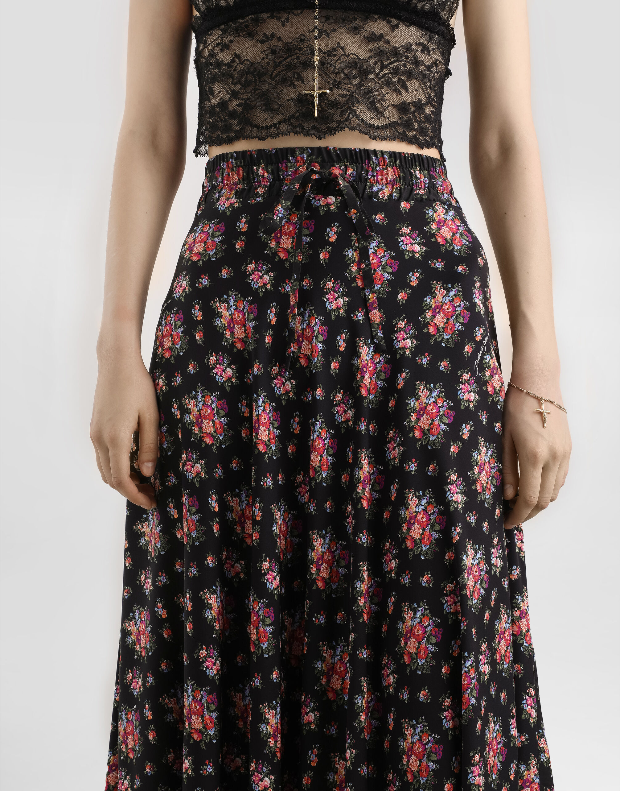 Small flower bouquets-print skirt