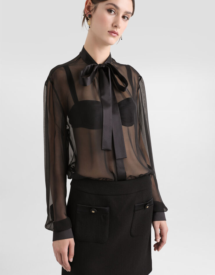 Dolce & Gabbana Bluse aus Chiffon mit Schleife am Kragen Schwarz F5T27TFU1AT