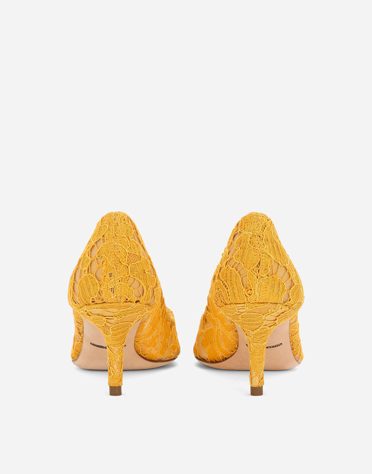 Dolce & Gabbana Zapato de salón rainbow de encaje con broche Amarillo CD0066AL198