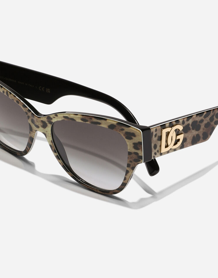 Dolce & Gabbana نظارة شمسية DG Logo بني VG4449VP88G