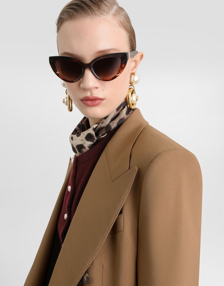 Dolce & Gabbana Linda double-breasted jacket in micro-ribbed fabric Beige F2JBPTFUBG3