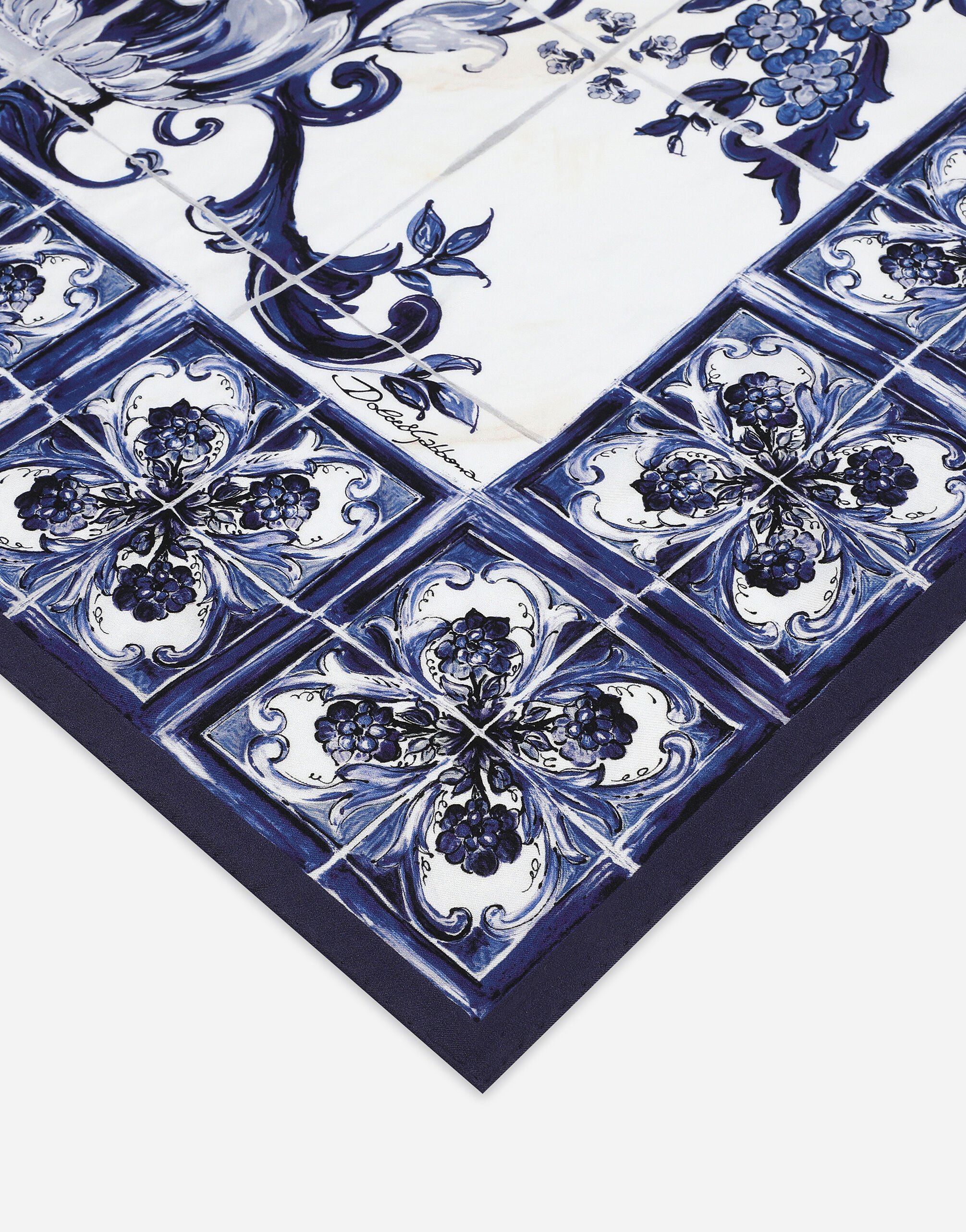 Majolica-print twill scarf (90 x 90) in Multicolor for Women
