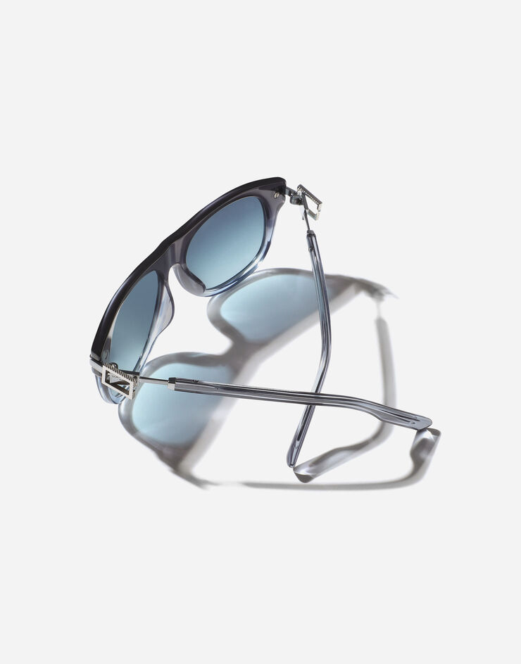 Dolce & Gabbana Metal Plaque Sunglasses Dolce & Gabbana Metal Plaque Sunglasses Gradient striped blue VG4546VP519