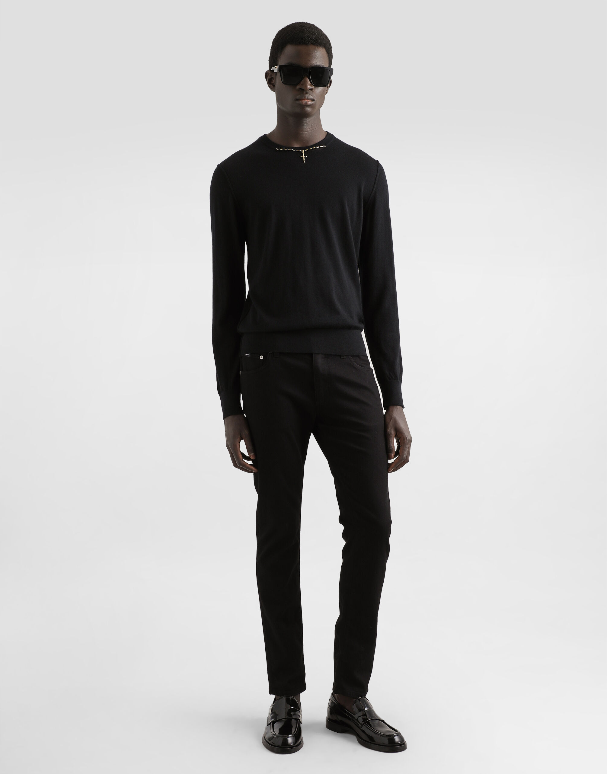 ブラックのメンズ ジュエル ディテール ラウンドネック カシミア