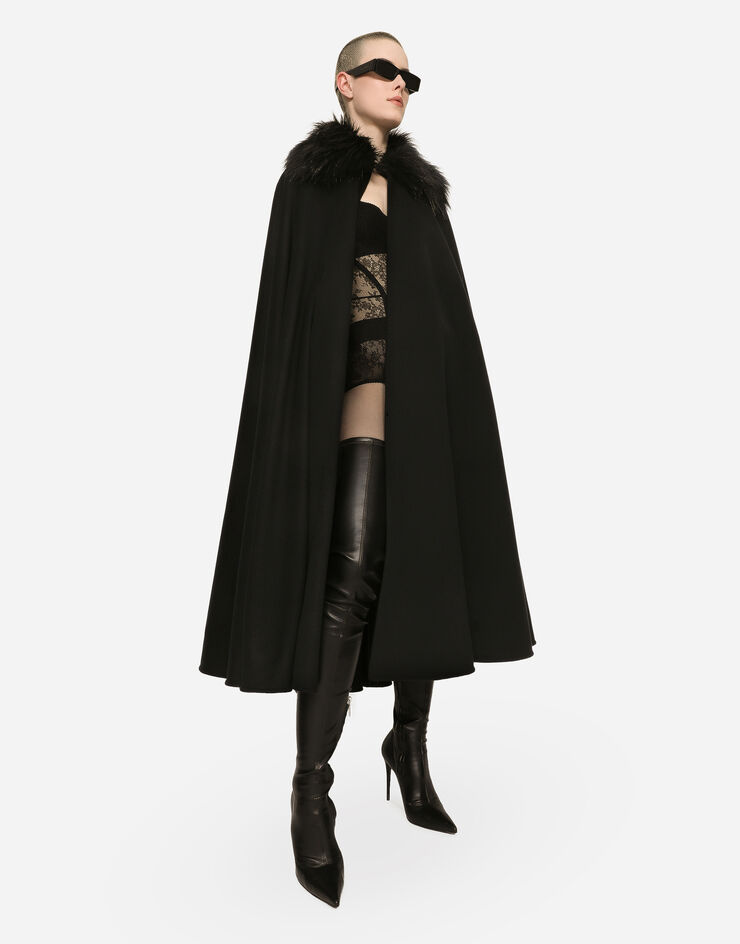 Dolce & Gabbana Cape mit Kragen aus Kunstfell Schwarz F0V9CTFU3QZ