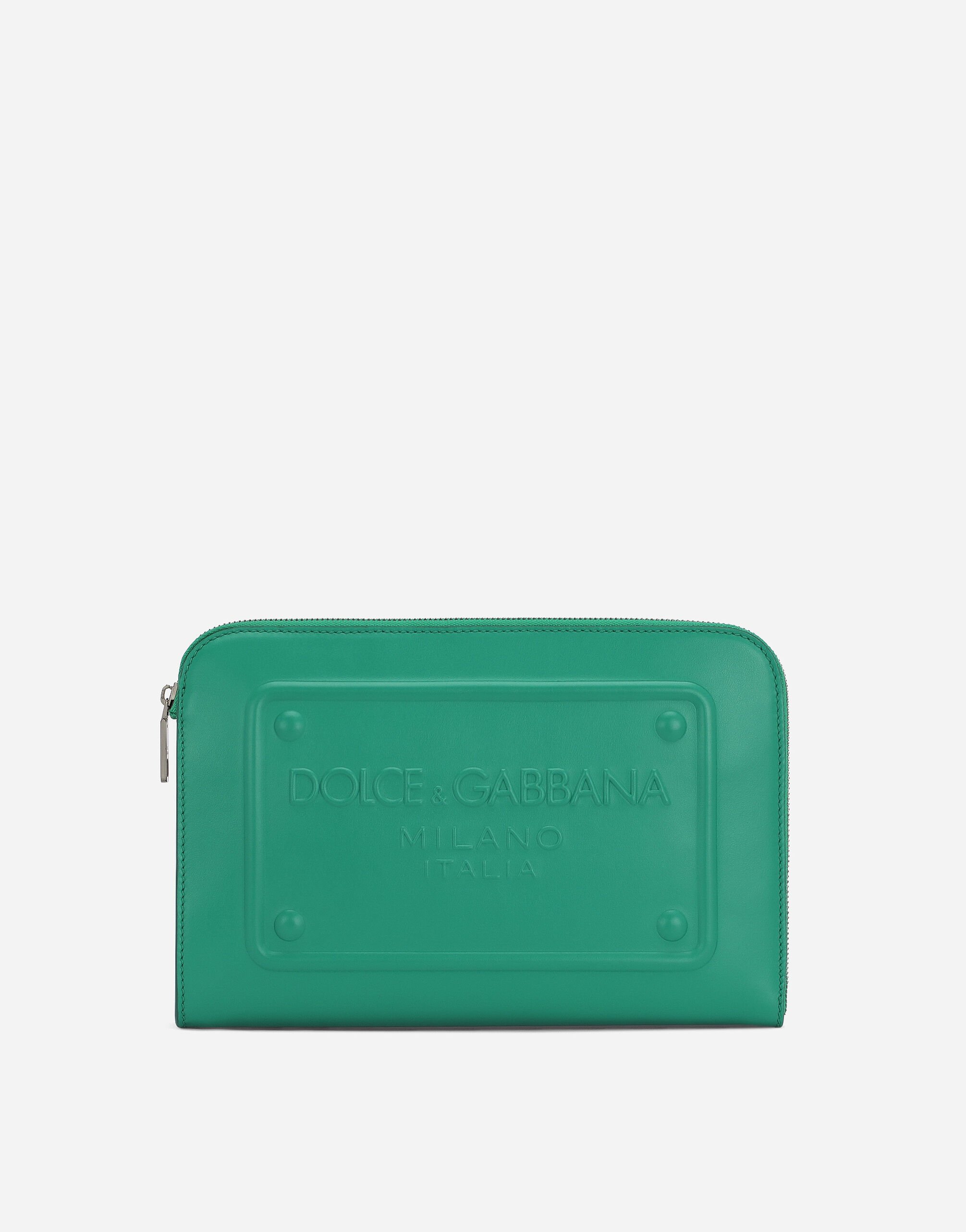 Dolce & Gabbana حقيبة باوتش صغيرة من جلد عجل بشعار بارز بني BM2338A8034