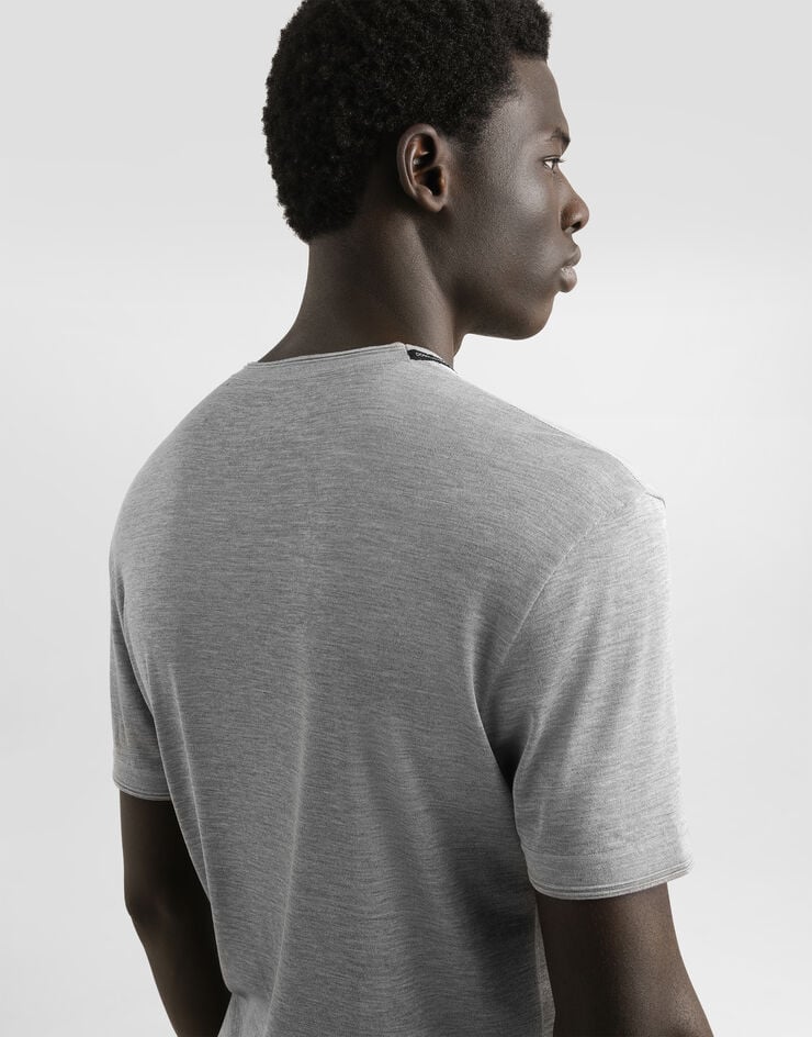 Dolce & Gabbana Short-sleeved silk t-shirt Grey G8ST1THU7UP