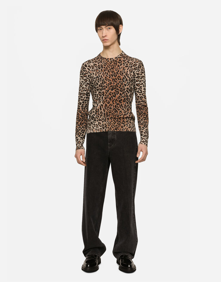 Dolce & Gabbana Jersey de cuello redondo de lana con estampado de leopardo Estampado Animalier GXP80TJAHJN