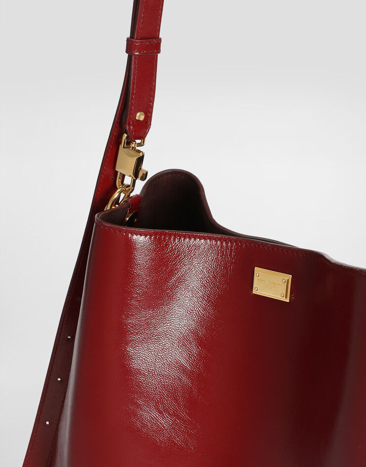 Dolce & Gabbana Bolso de hombro Vittoria grande en piel de becerro Red BB7942AZ000