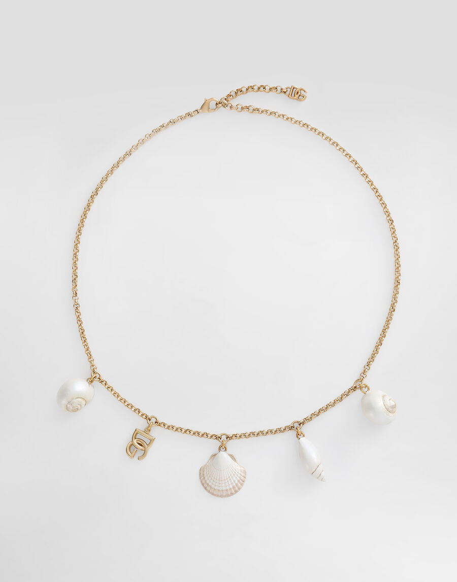 Necklace with DG logo and shells