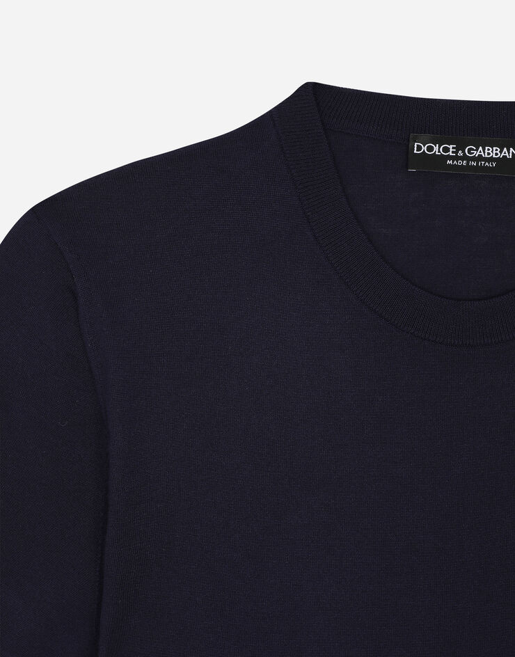 Dolce & Gabbana سترة حرير بياقة دائرية وتطريز DG أزرق GXX03ZJBSF8