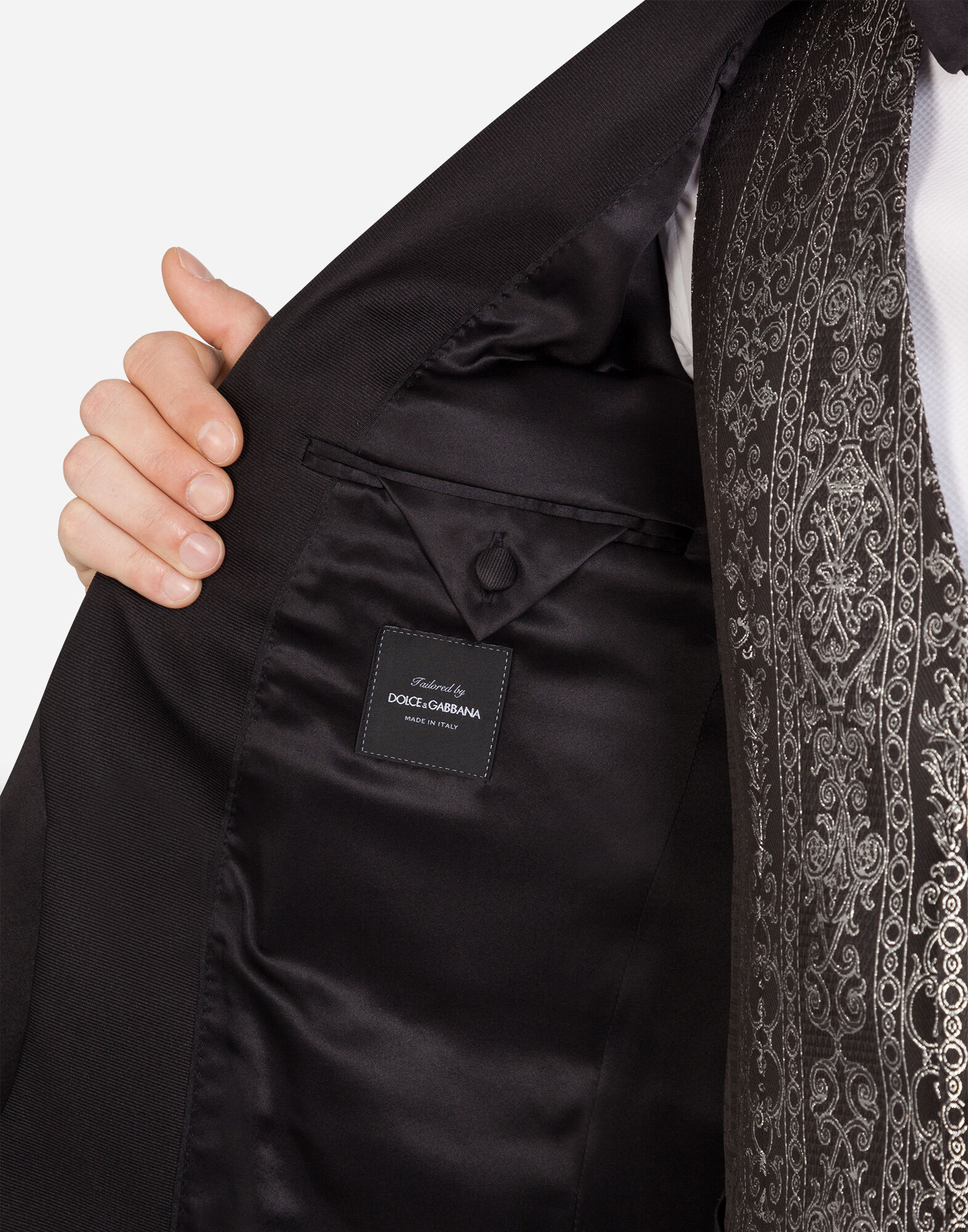 Casino-fit tuxedo jacket with gros-grain details