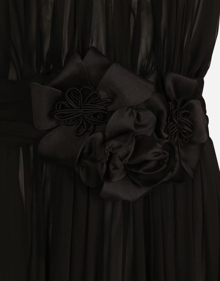 Dolce&Gabbana Langes Kleid aus Seidenchiffon mit Blumenapplikationen Schwarz F6DJSTFU1AT