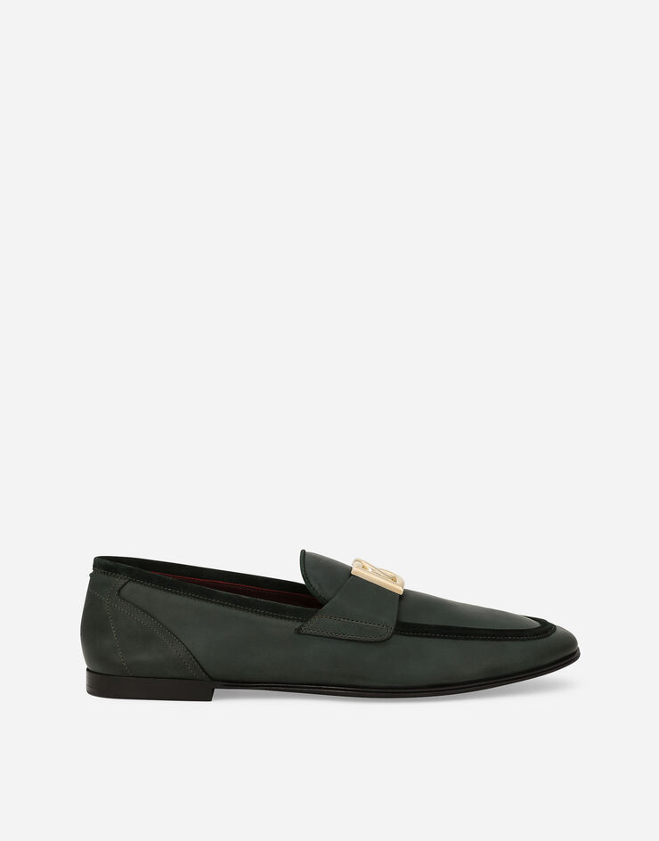 Dolce & Gabbana Mocassins en cuir de veau à logo DG Vert A50462AQ993