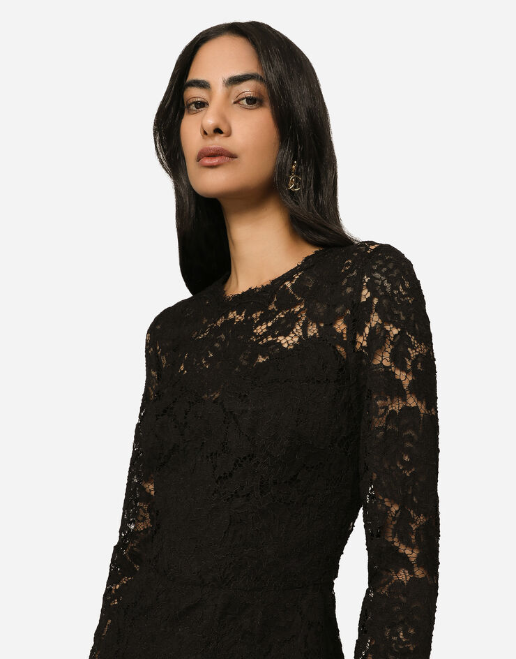 Dolce & Gabbana Vestido longuette de manga larga en encaje elástico con logotipo Negro F6M0DTFLRE1