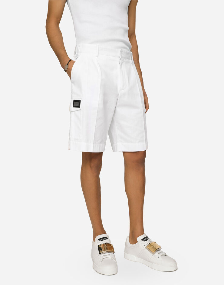 Dolce&Gabbana Bermudas cargo en gabardina de algodón con placa con logotipo Blanco GW3JATFU6ZE