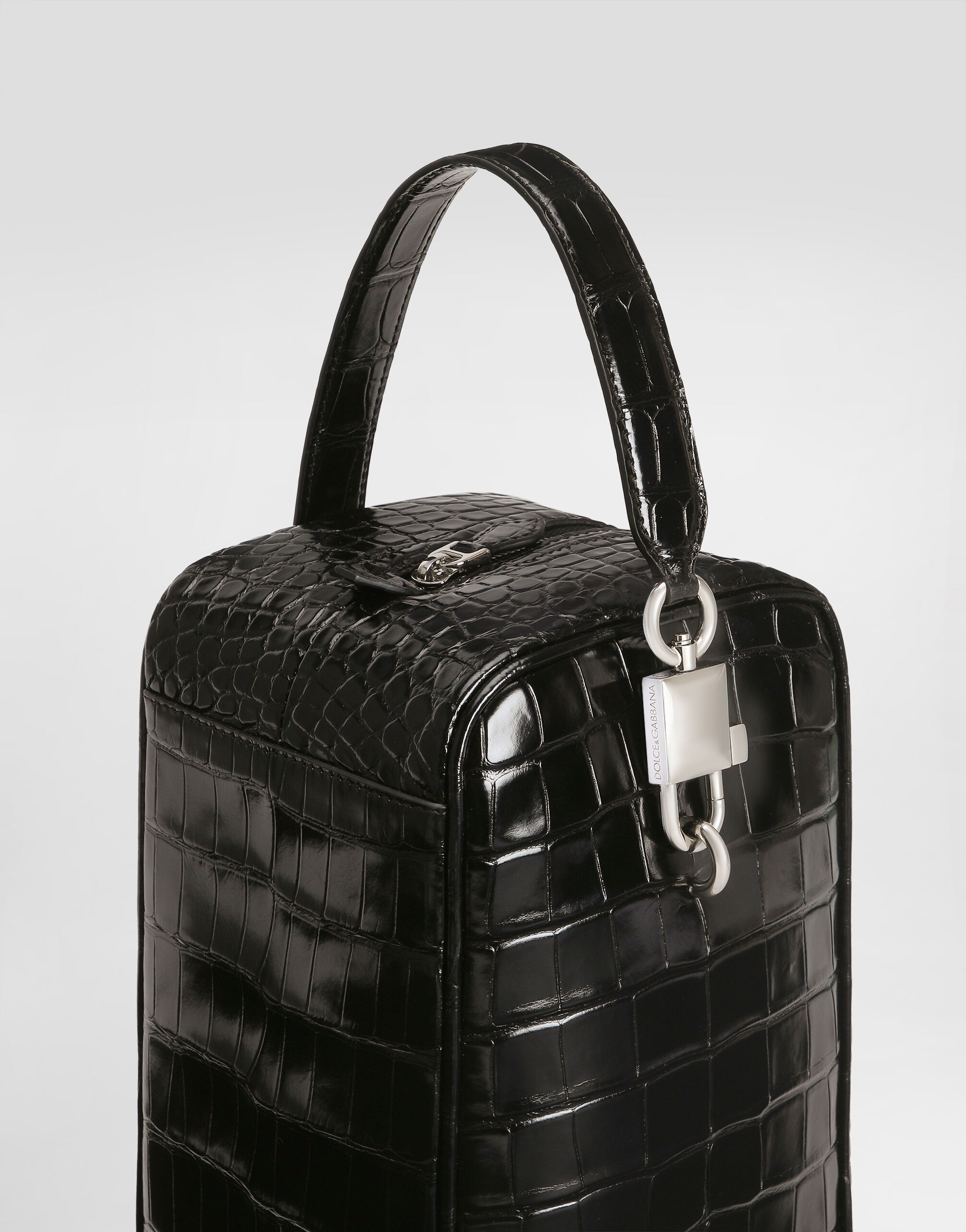 【美品】maison de Dolce ファーリーNT black Lock polished alligator handbag