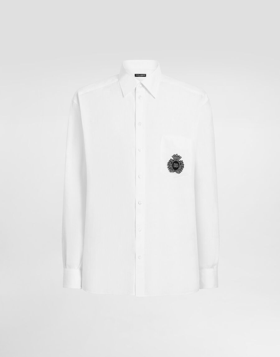 Linen shirt with heraldic patch
