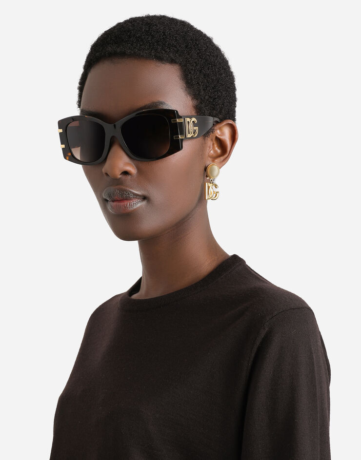 Dolce & Gabbana نظارة شمسية DG Griffe بني VG4501VP213