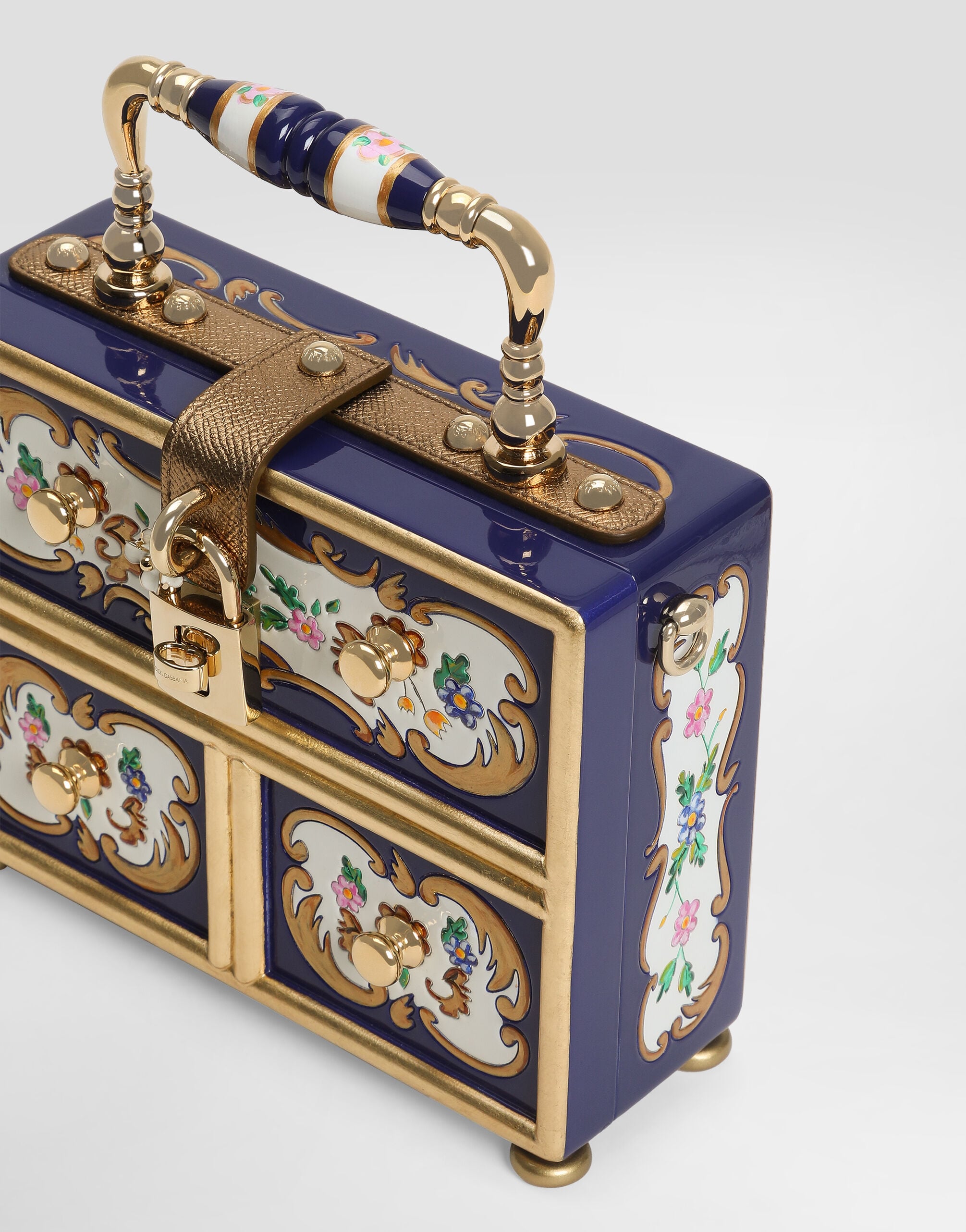 希少 D&G ドルガバ レディース　メッシュ タンクトップ シースルー 刺繍 Dolce Box handbag in painted wood in Multicolor for Women