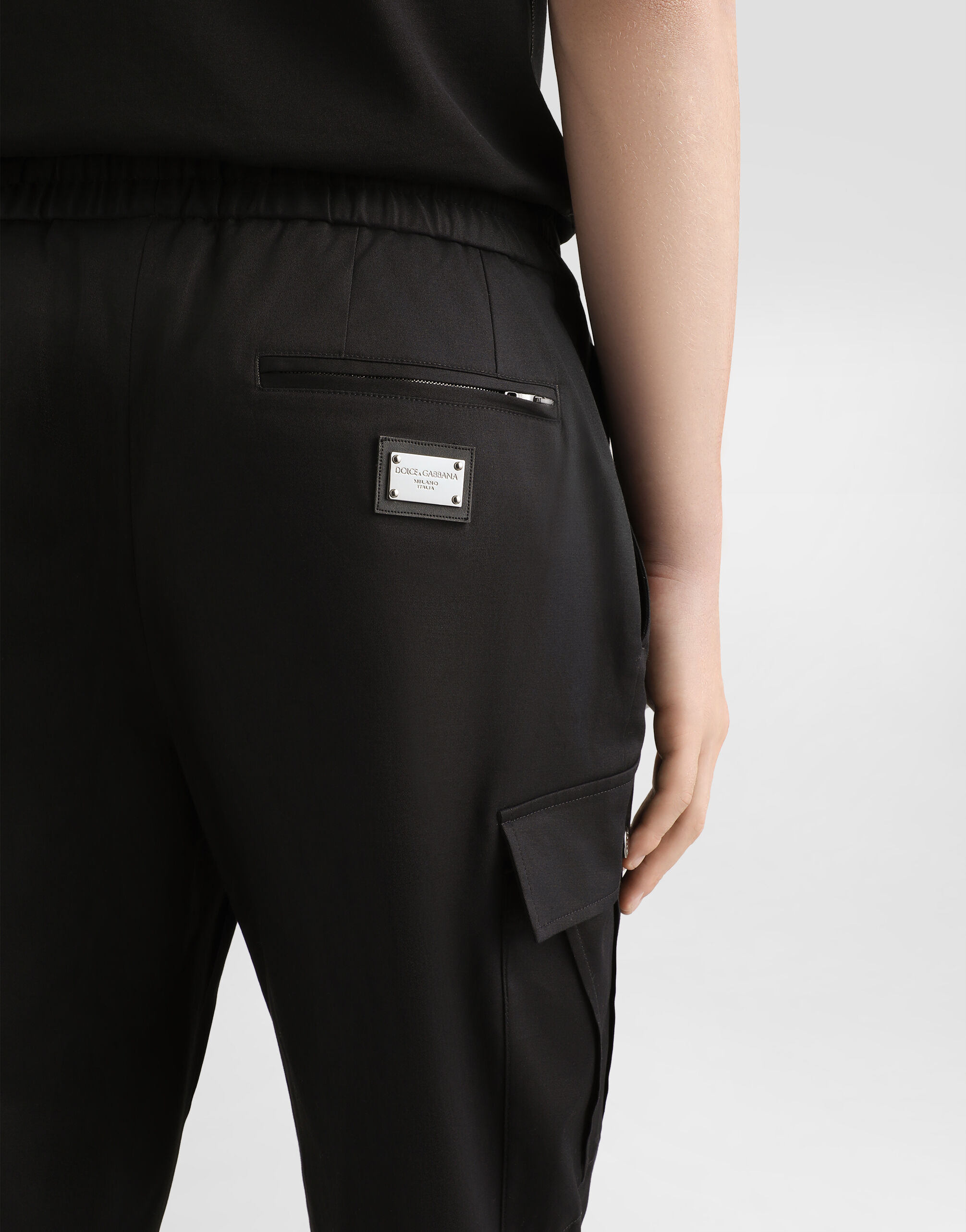 Cotton cargo pants with branded tag - thumbnail 5