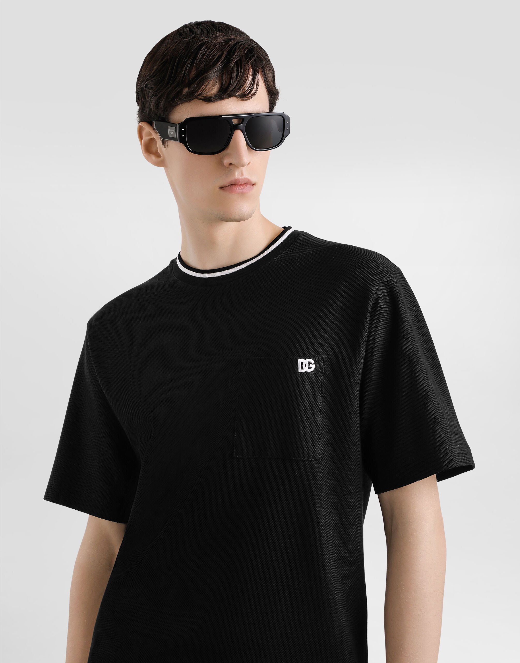 Tシャツ・カットソー DOLCE  GABBANA Men Tops G8SE3T FU7EN 0000 Black Cotton T-shirt with logo embroidery in Black for Men
