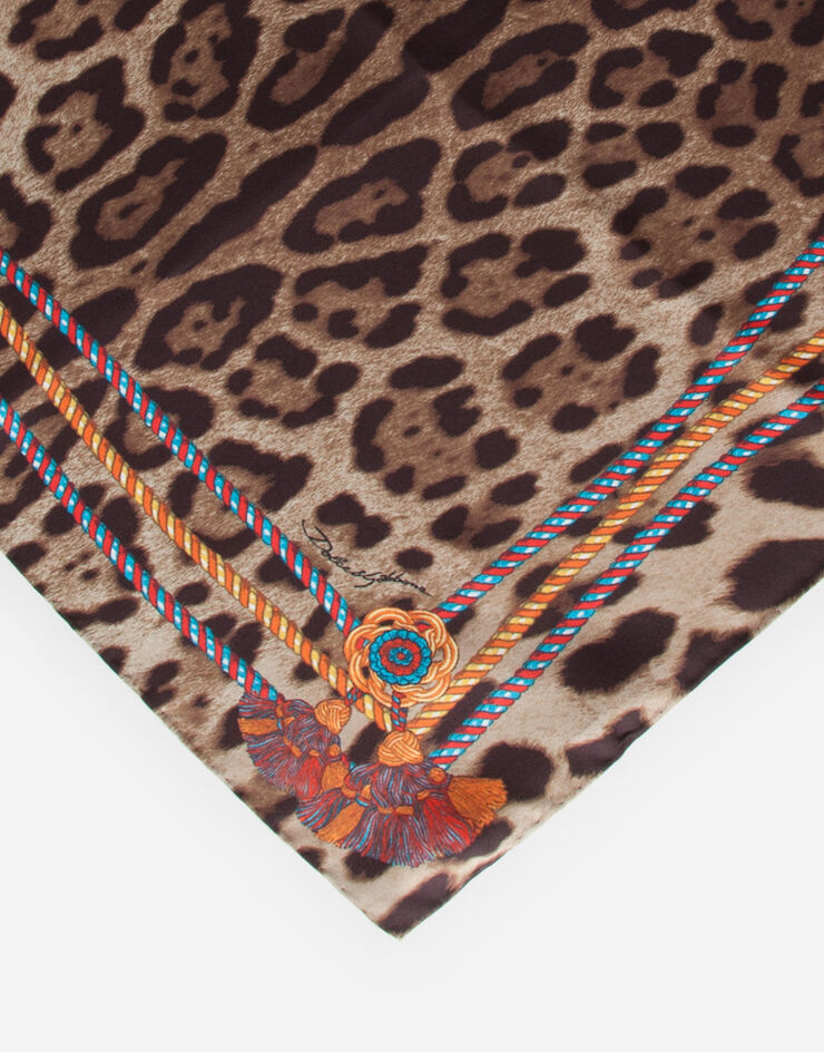 Dolce & Gabbana Foulard 50 x 50 en sergé à imprimé léopard Imprimé Animalier FN093RGD994